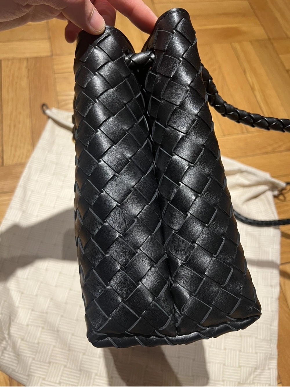 Bottega Veneta Andiamo Medium Black leather bag - Picture 4 of 13